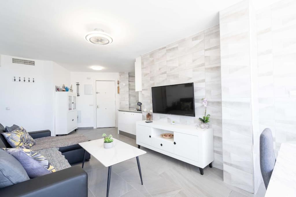 Primera Linea Playa 2 Puerto Marina Edificio Diana 1 Apartment